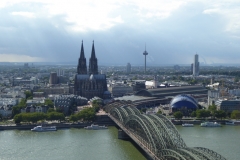 Blick vom LVR-Turm auf den Kölner Dom